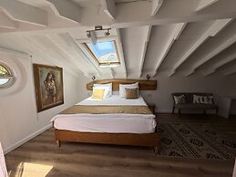 Alaçatı Otel Rebetiko
