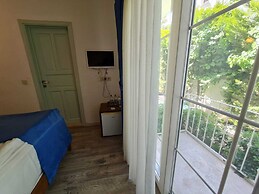 Alaçatı Otel Rebetiko