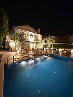 Alaçatı Otel Rebetiko