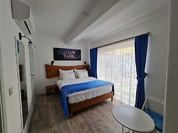 Alaçatı Otel Rebetiko