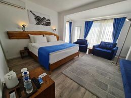 Alaçatı Otel Rebetiko