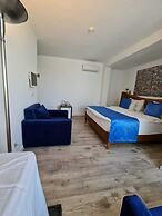 Alaçatı Otel Rebetiko