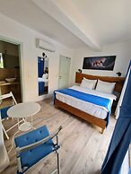 Alaçatı Otel Rebetiko