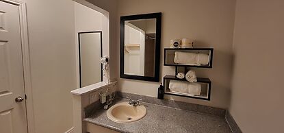 B&J Hotel and Apartment