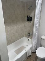 B&J Hotel and Apartment