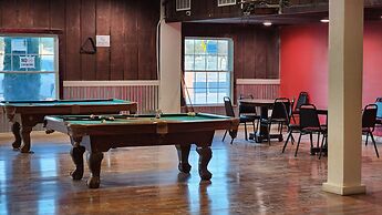 B&J Hotel and Apartment