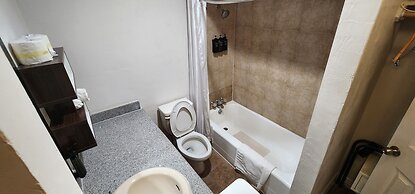 B&J Hotel and Apartment