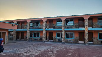 B&J Hotel and Apartment