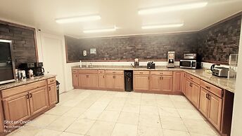 B&J Hotel and Apartment