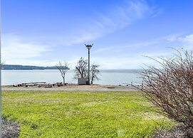 First Floor Standard Suite Bay View