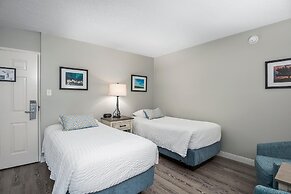 Top Floor Standard Suite Bay View