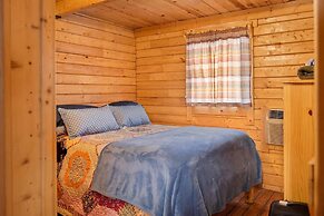Amazing Getaway: Enjoy our Cozy Log Cabins on the Chesapeake Bay!