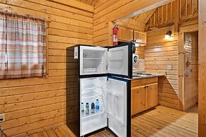 Amazing Getaway: Enjoy our Cozy Log Cabins on the Chesapeake Bay!