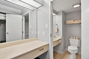 Second Conference Standard Suite Bay View