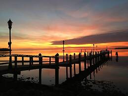 Fantastic Suite With King Bed and Beautiful Bay View!