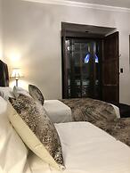 Hotel La Cofradía Pub House