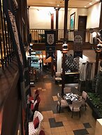 Hotel La Cofradía Pub House