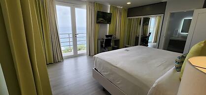 LA Vue Boutique Hotel & Beach Club