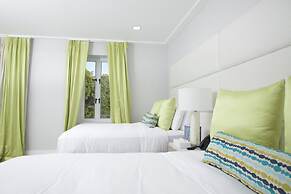 LA Vue Boutique Hotel & Beach Club