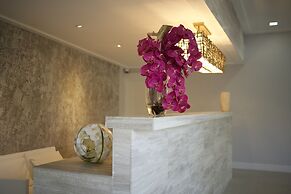 LA Vue Boutique Hotel & Beach Club