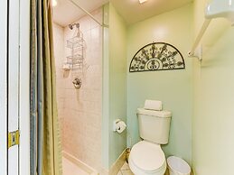 Windjammer by Distinctive Beach Rentals