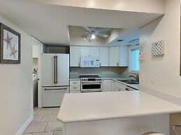 Quail Hollow by Distinctive Beach Rentals
