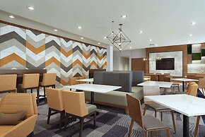 La Quinta Inn & Suites by Wyndham Bardstown