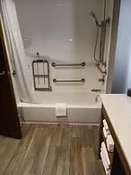 La Quinta Inn & Suites by Wyndham Bardstown