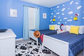 6 Bed 5 Bath Pool, Spa & Game Room 6 Bedroom Villa by Redawning