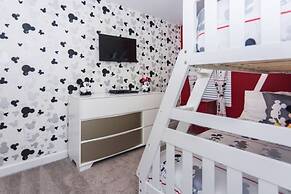 6 Bed 5 Bath Pool, Spa & Game Room 6 Bedroom Villa by Redawning