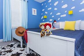 6 Bed 5 Bath Pool, Spa & Game Room 6 Bedroom Villa by Redawning