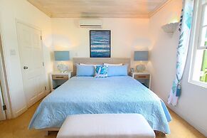 Ocean views apt with shared rooftop pool: Beacon Hill Surf by BSL Rent