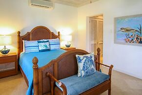 Ocean views apt with shared rooftop pool: Beacon Hill Surf by BSL Rent