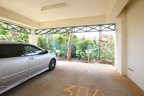 Ocean views apt with shared rooftop pool: Beacon Hill Surf by BSL Rent