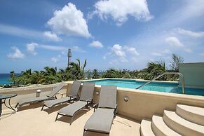 Ocean views apt with shared rooftop pool: Beacon Hill Surf by BSL Rent