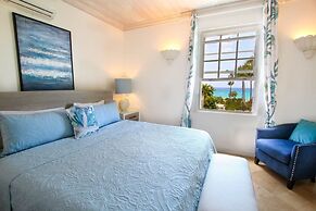 Ocean views apt with shared rooftop pool: Beacon Hill Surf by BSL Rent