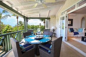 Ocean views apt with shared rooftop pool: Beacon Hill Surf by BSL Rent