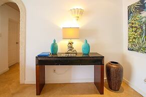 Ocean views apt with shared rooftop pool: Beacon Hill Surf by BSL Rent