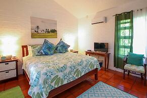 Secluded Beachfront Villa with Large Pool and Gardens - Fryers Well Ba