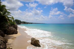 Secluded Beachfront Villa with Large Pool and Gardens - Fryers Well Ba