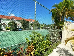 Relax Poolside At This Stylish Townhouse - Porters Gate 24 by BSL Rent