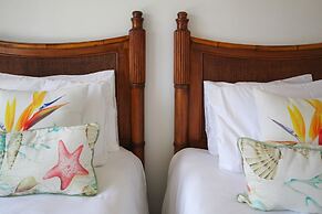 Relax Poolside At This Stylish Townhouse - Porters Gate 24 by BSL Rent