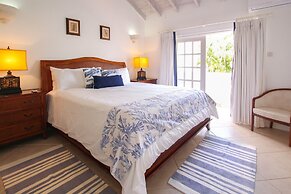 Relax Poolside At This Stylish Townhouse - Porters Gate 24 by BSL Rent