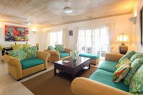 Relax Poolside At This Stylish Townhouse - Porters Gate 24 by BSL Rent