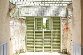 Tiny Home Retreat Near Beach- Marsh Mellow Cottage by BSL Rentals