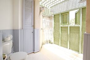 Tiny Home Retreat Near Beach- Marsh Mellow Cottage by BSL Rentals