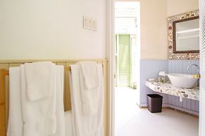 Tiny Home Retreat Near Beach- Marsh Mellow Cottage by BSL Rentals