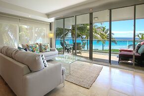 Stunning Beachfront 2-Bed Condo with Pool - Ocean One 204 by BSL Renta