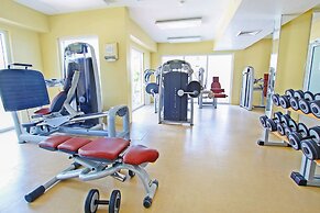 Stunning Beachfront 2-Bed Condo with Pool - Ocean One 204 by BSL Renta