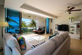Stunning Beachfront 2-Bed Condo with Pool - Ocean One 204 by BSL Renta